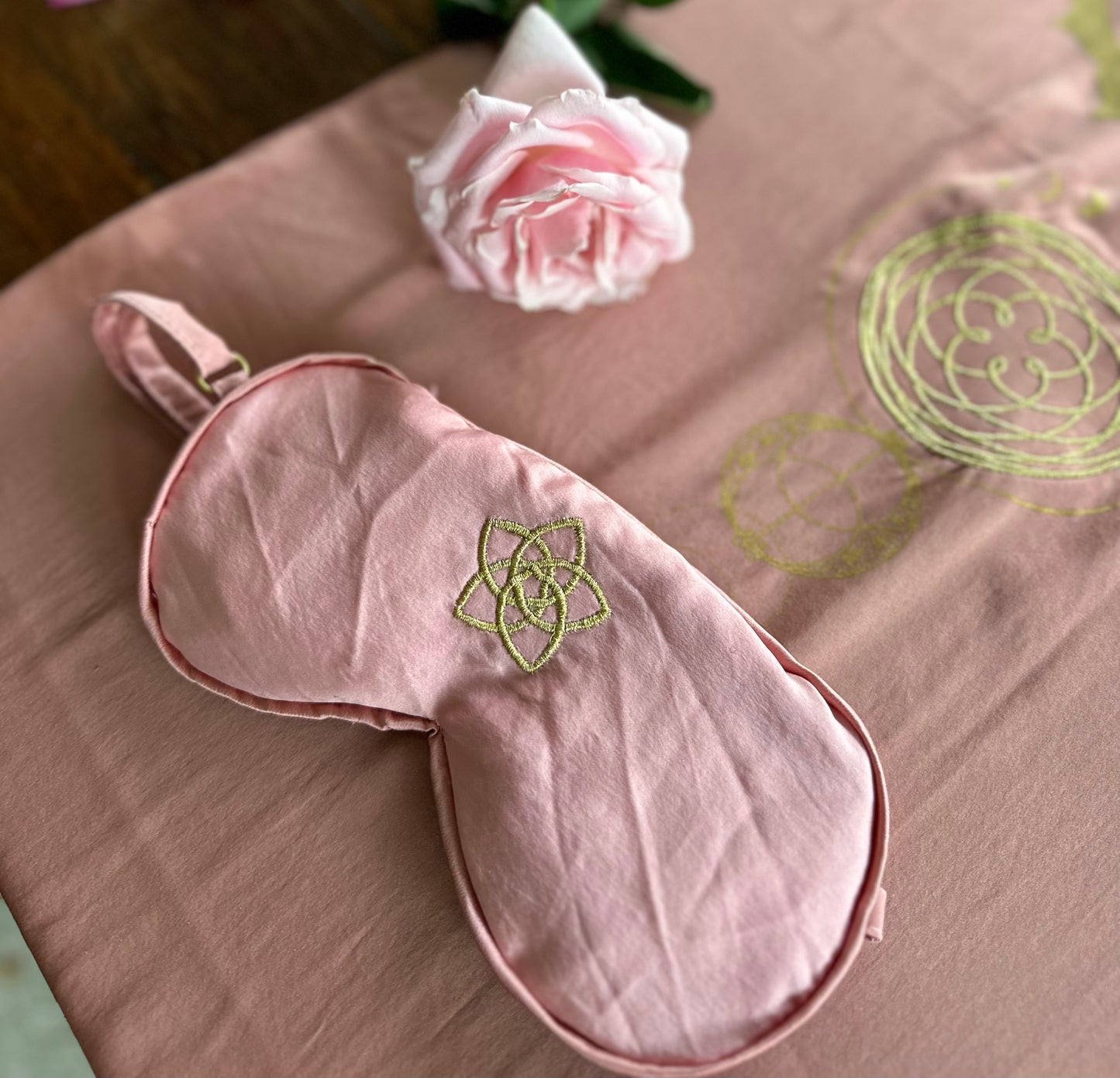 Silk Crystal Mask - Venus Star - The Rose Codes